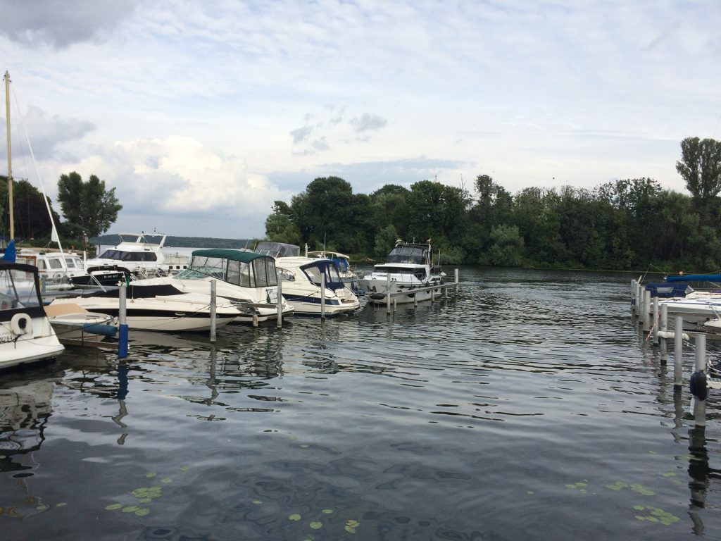 Promenadenhafen Kladow - Lady Dor vor der Insel Imchen
